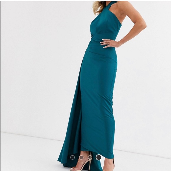 Yaura Halterneck Maxi Dress with Asymmetrical Train - Picture 5 of 6